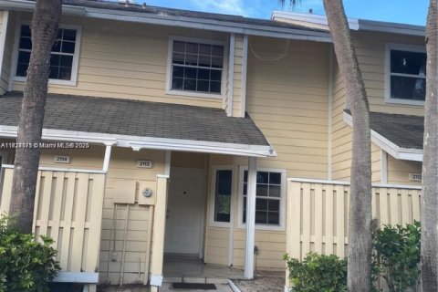 Adosado en venta en North Lauderdale, Florida, 2 dormitorios, 109.35 m2 № 1790736 - foto 3
