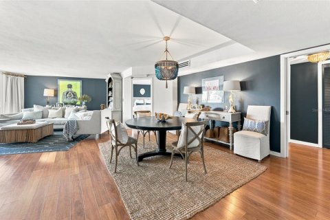 Copropriété à vendre à Tampa, Floride: 2 chambres, 144.93 m2 № 2291138 - photo 10