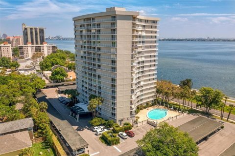 Copropriété à vendre à Tampa, Floride: 2 chambres, 144.93 m2 № 2291138 - photo 2