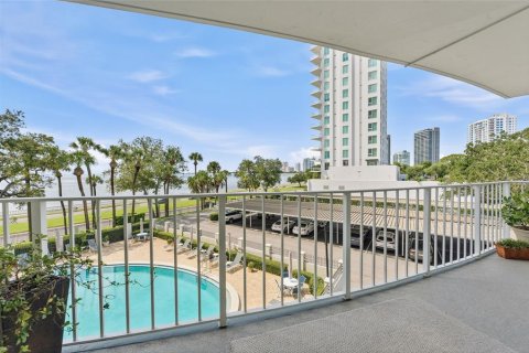 Copropriété à vendre à Tampa, Floride: 2 chambres, 144.93 m2 № 2291138 - photo 26