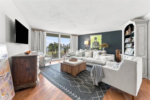 Copropriété à vendre à Tampa, Floride: 2 chambres, 144.93 m2 № 2291138 - photo 6