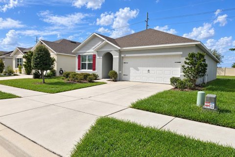 House in Lake Alfred, Florida 3 bedrooms, 157 sq.m. № 2395871