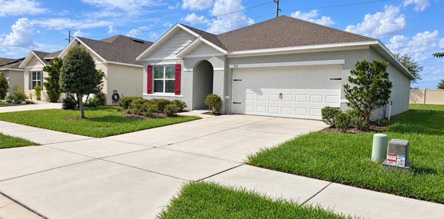 House in Lake Alfred, Florida 3 bedrooms, 157 sq.m. № 2395871