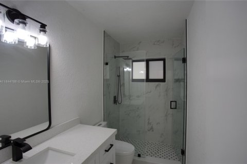 House in North Miami, Florida 4 bedrooms, 200.2 sq.m. № 1845879 - photo 14