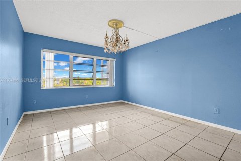 Copropriété à vendre à Miami, Floride: 1 chambre, 89.93 m2 № 1990723 - photo 28