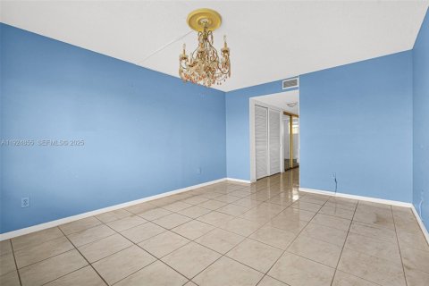 Copropriété à vendre à Miami, Floride: 1 chambre, 89.93 m2 № 1990723 - photo 29