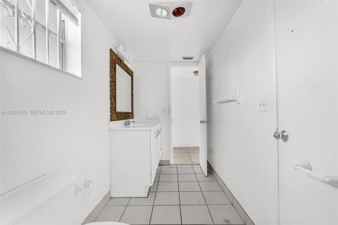 Copropriété à vendre à Miami, Floride: 1 chambre, 89.93 m2 № 1990723 - photo 17