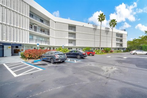 Copropriété à vendre à Miami, Floride: 1 chambre, 89.93 m2 № 1990723 - photo 3