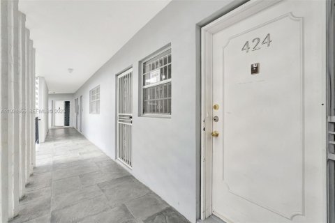 Copropriété à vendre à Miami, Floride: 1 chambre, 89.93 m2 № 1990723 - photo 4