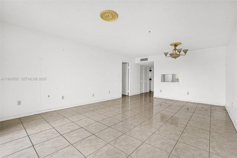 Copropriété à vendre à Miami, Floride: 1 chambre, 89.93 m2 № 1990723 - photo 22