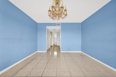 Copropriété à vendre à Miami, Floride: 1 chambre, 89.93 m2 № 1990723 - photo 30