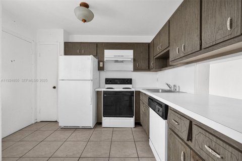 Copropriété à vendre à Miami, Floride: 1 chambre, 89.93 m2 № 1990723 - photo 7