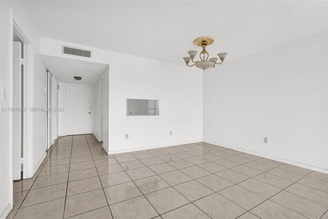 Copropriété à vendre à Miami, Floride: 1 chambre, 89.93 m2 № 1990723 - photo 23
