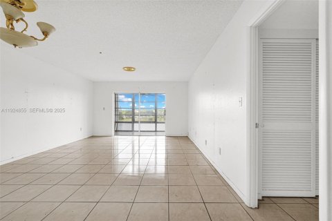 Copropriété à vendre à Miami, Floride: 1 chambre, 89.93 m2 № 1990723 - photo 19
