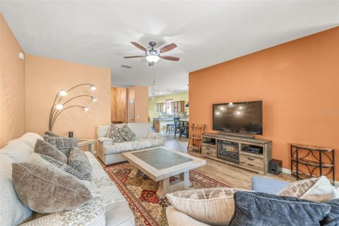 Casa en venta en San Antonio, Florida, 3 dormitorios, 155.15 m2 № 1853552 - foto 9