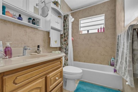 Immobilier commercial à vendre à Miami, Floride: 350.06 m2 № 2178490 - photo 16