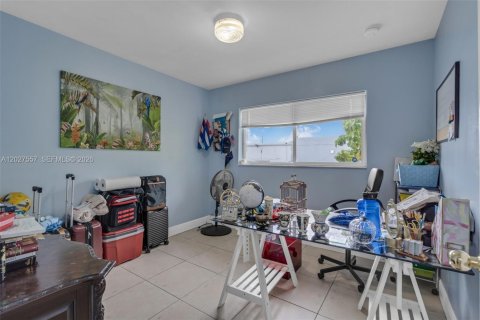 Immobilier commercial à vendre à Miami, Floride: 350.06 m2 № 2178490 - photo 17