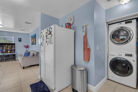 Immobilier commercial à vendre à Miami, Floride: 350.06 m2 № 2178490 - photo 15