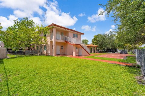 Immobilier commercial à Miami, Floride 350.06 m2 № 2178490