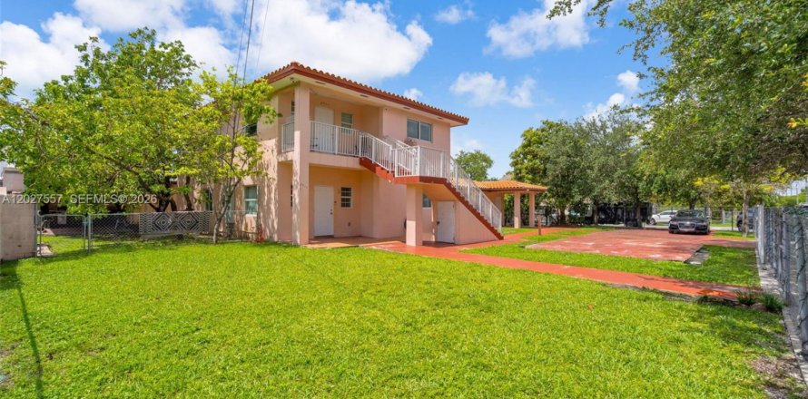 Immobilier commercial à Miami, Floride 350.06 m2 № 2178490