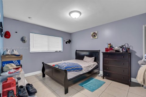 Immobilier commercial à vendre à Miami, Floride: 350.06 m2 № 2178490 - photo 18