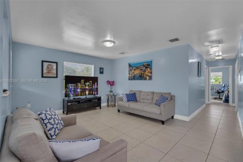 Immobilier commercial à vendre à Miami, Floride: 350.06 m2 № 2178490 - photo 11