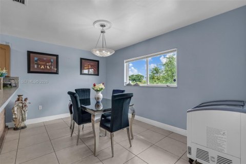 Immobilier commercial à vendre à Miami, Floride: 350.06 m2 № 2178490 - photo 13