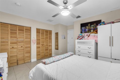 Immobilier commercial à vendre à Miami, Floride: 350.06 m2 № 2178490 - photo 8