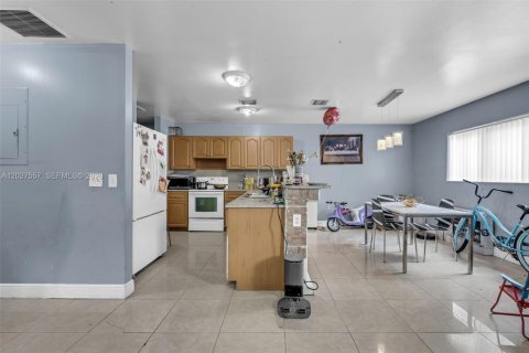 Immobilier commercial à vendre à Miami, Floride: 350.06 m2 № 2178490 - photo 21