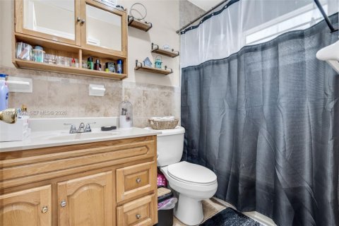Immobilier commercial à vendre à Miami, Floride: 350.06 m2 № 2178490 - photo 6
