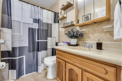 Immobilier commercial à vendre à Miami, Floride: 350.06 m2 № 2178490 - photo 9