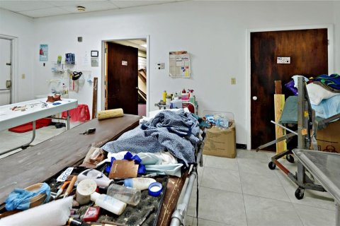 Propiedad comercial en venta en Saint Petersburg, Florida, 408.86 m2 № 1577203 - foto 24