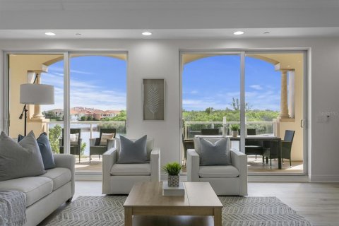 Copropriété à vendre à Saint Petersburg, Floride: 3 chambres, 260.03 m2 № 2291000 - photo 7