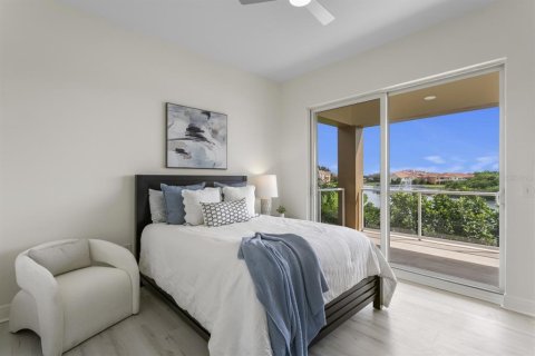 Copropriété à vendre à Saint Petersburg, Floride: 3 chambres, 260.03 m2 № 2291000 - photo 30