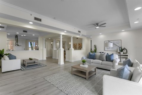 Copropriété à vendre à Saint Petersburg, Floride: 3 chambres, 260.03 m2 № 2291000 - photo 11