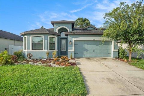 Casa en venta en New Port Richey, Florida, 4 dormitorios, 190.64 m2 № 1832701 - foto 1