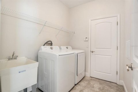 Casa en venta en New Port Richey, Florida, 4 dormitorios, 190.64 m2 № 1832701 - foto 23