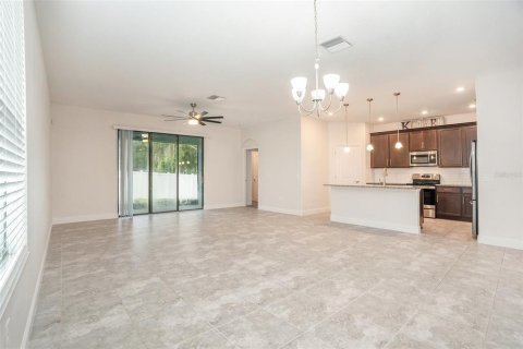 Casa en venta en New Port Richey, Florida, 4 dormitorios, 190.64 m2 № 1832701 - foto 8