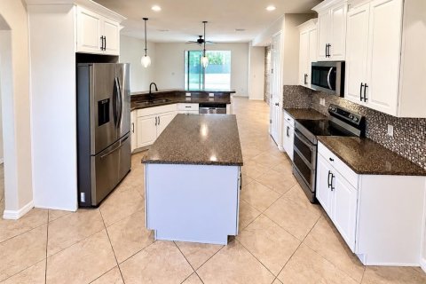 Villa ou maison à louer à Kissimmee, Floride: 4 chambres, 225.1 m2 № 2388933 - photo 5