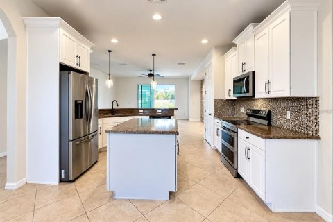 Villa ou maison à louer à Kissimmee, Floride: 4 chambres, 225.1 m2 № 2388933 - photo 6