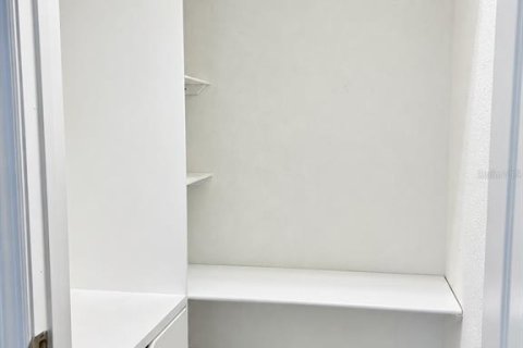 Villa ou maison à louer à Kissimmee, Floride: 4 chambres, 225.1 m2 № 2388933 - photo 13