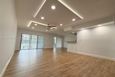 Adosado en venta en Plantation, Florida, 4 dormitorios, 201.6 m2 № 2087843 - foto 3