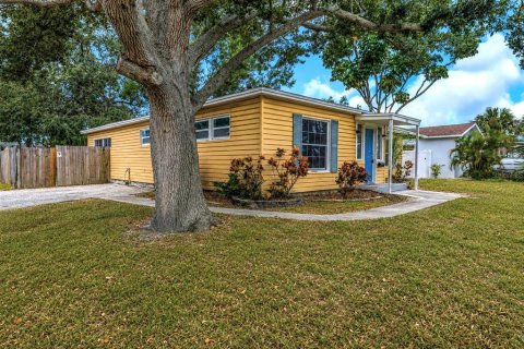 Villa ou maison à vendre à Saint Petersburg, Floride: 3 chambres, 144.18 m2 № 2344564 - photo 2
