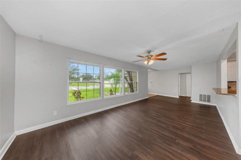 Villa ou maison à vendre à Saint Petersburg, Floride: 3 chambres, 144.18 m2 № 2344564 - photo 5