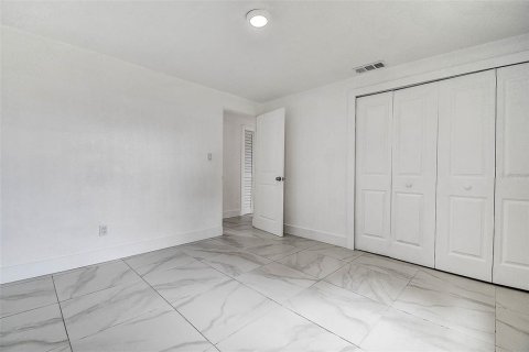 House in Tampa, Florida 3 bedrooms, 99.31 sq.m. № 1824026 - photo 16