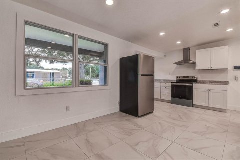 House in Tampa, Florida 3 bedrooms, 99.31 sq.m. № 1824026 - photo 7