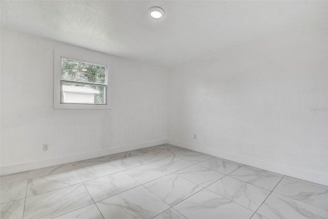 House in Tampa, Florida 3 bedrooms, 99.31 sq.m. № 1824026 - photo 17