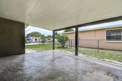 House in Tampa, Florida 3 bedrooms, 99.31 sq.m. № 1824026 - photo 23