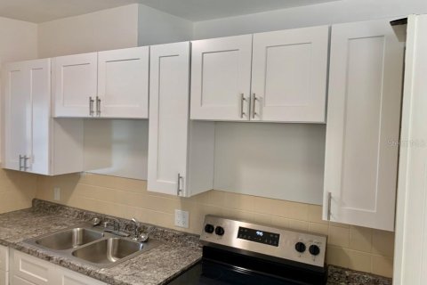 House in Port Charlotte, Florida 2 bedrooms, 71.35 sq.m. № 1919129 - photo 4