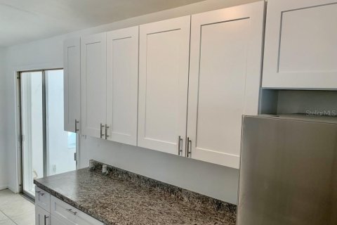 House in Port Charlotte, Florida 2 bedrooms, 71.35 sq.m. № 1919129 - photo 6